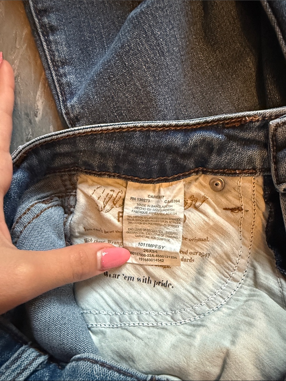Wrangler Women's Boot Cut Jeans in Medium Blue Wash - Picture 2 of 6